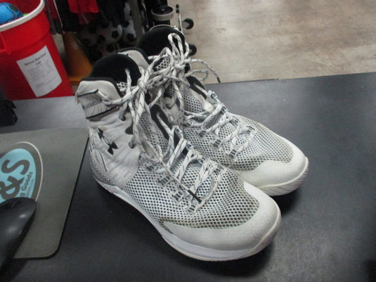 Used Under Armour Highlight Ace Volleyball Shoes Size 10