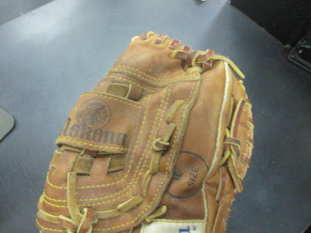 Load image into Gallery viewer, Vintage Nokona AMG 175 12&quot; Leather Baseball Glove
