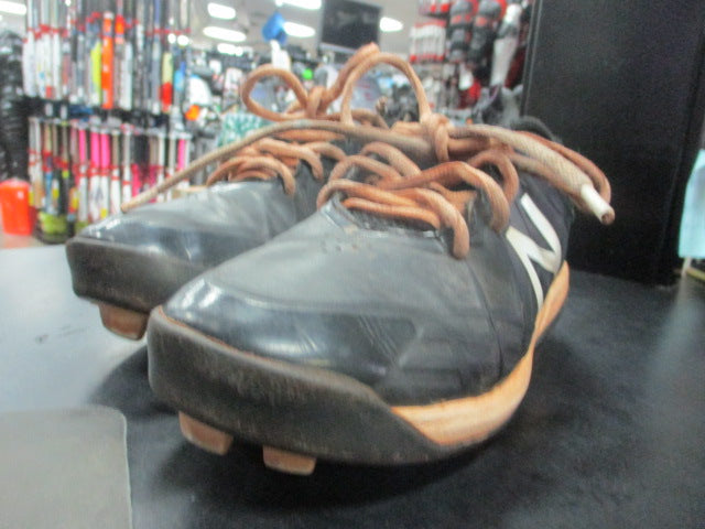 Load image into Gallery viewer, Used New Balance Cleats Size 4 (DAMAGE ON CLEATS)
