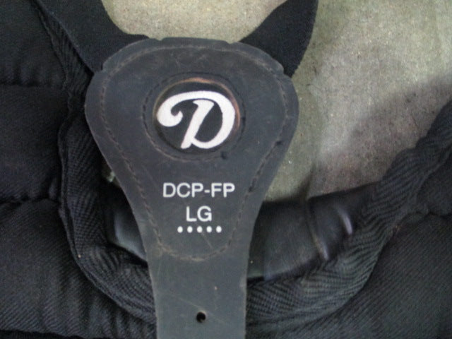 Load image into Gallery viewer, Used Diamond Chest Protector DCP-FP Size Large - broken clip ( Still useable)
