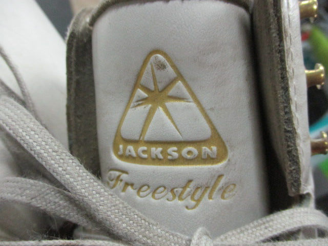Load image into Gallery viewer, Used Jackson Freestyle 2191 Figure Skates Size 2 (Needs Insoles)
