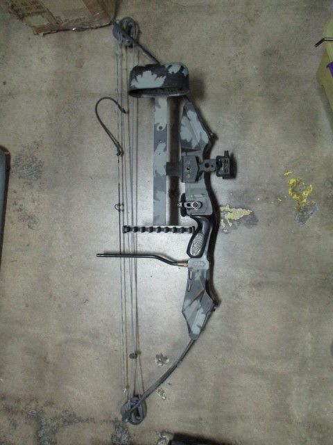 Used Strato Flite Express Game Series Compound Bow NEEDS TO BE RESTRUNG