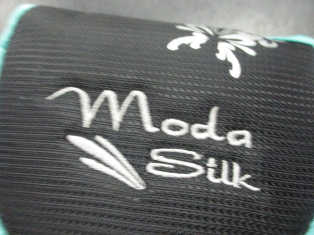 Load image into Gallery viewer, Used Tour Edge Moda Silk Putter Head Cover
