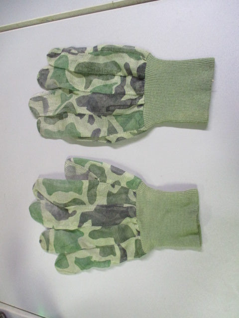 Used Sheer Camo Hunting Gloves