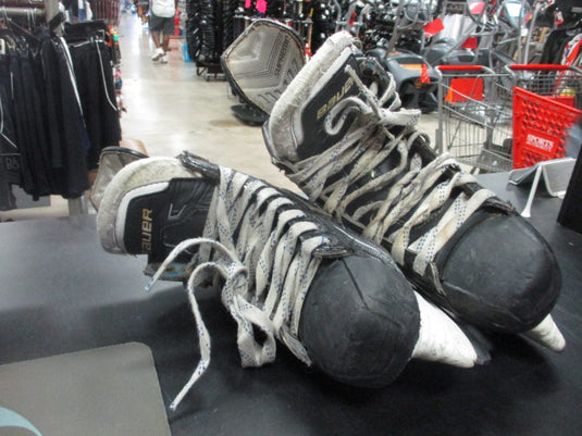 Used Bauer 190 Junior Hockey Skates Size 3.5