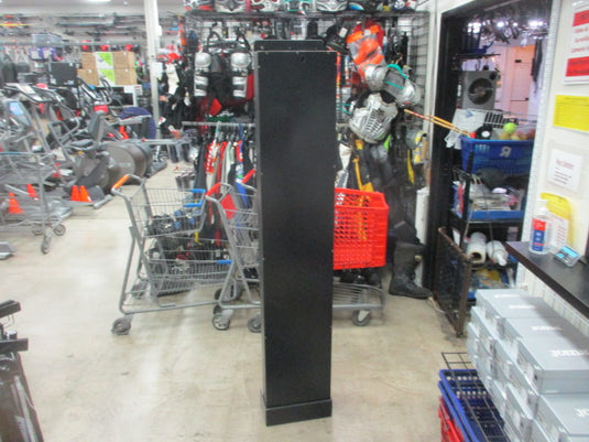 Used Black Standing Ski Storage (Holds 2 Pairs of Skis)