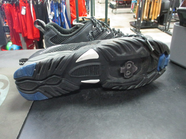 Load image into Gallery viewer, Used Shimano SPD Bike Shoes Size 43 W/ Shimano Clips

