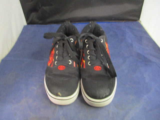 Load image into Gallery viewer, Used Heeleys Pro 20 Flames Print Shoes Youth Size 3 - worn on toes
