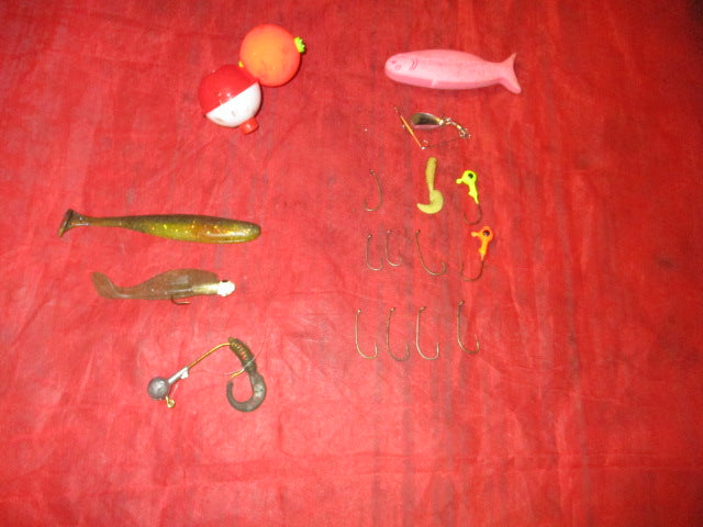 Load image into Gallery viewer, Assorted Starter Tackle Kit - weight, fishing hooks, bouys, and bait - 18 ct

