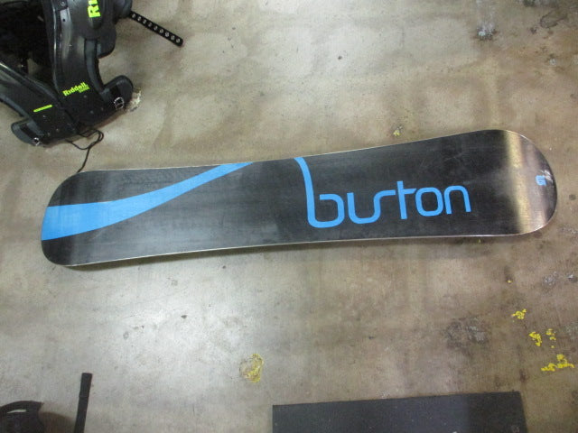 Load image into Gallery viewer, Used Burton Cruzer 139cm Snowboard Deck
