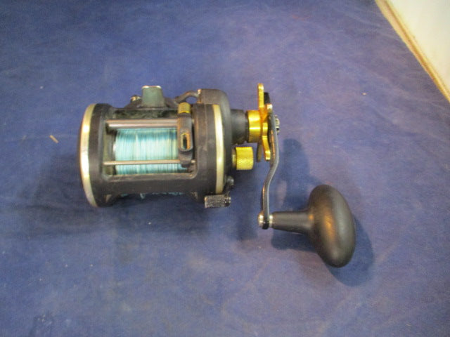 Load image into Gallery viewer, Used Penn Squall 20LW Conventional Reel w/ Braided Line

