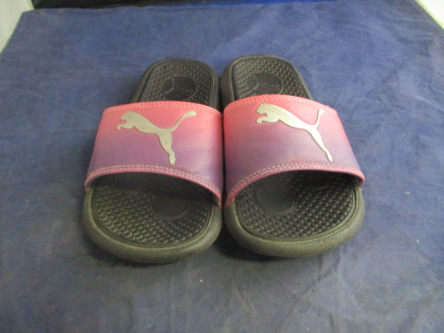 Load image into Gallery viewer, Used Puma Slide On Sandals Youth Size 1
