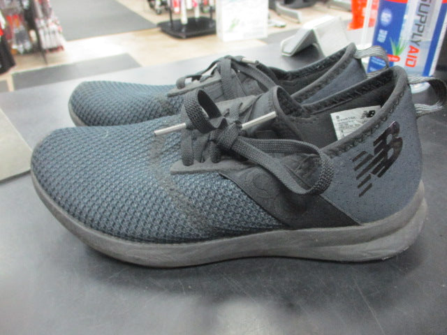 Load image into Gallery viewer, Used Women&#39;s New Balance Athletic Shoes Size 6
