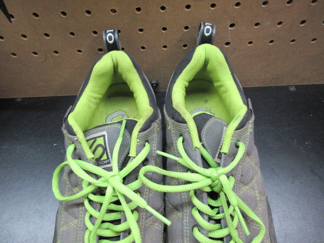 Load image into Gallery viewer, Used Five Ten Guide Tennie Canvas Men's Sneakers - Size 9
