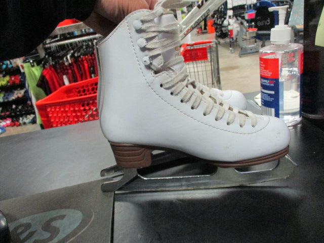 Load image into Gallery viewer, Used Jackson Mystique Mark II Size 3.5 Figure Skates (Has Wear)
