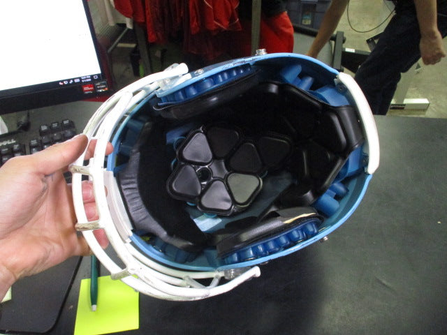 Load image into Gallery viewer, Used Schutt Vengeance Pro LTD Size XL No Cert Stamp Visible Tear in Jaw Pad
