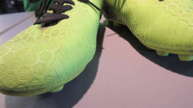Load image into Gallery viewer, Used Vizari Stealth FG Youth 4.5 Soccer Cleats
