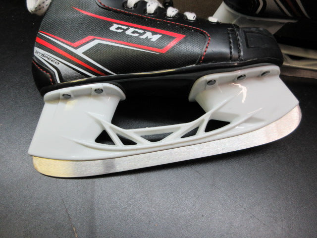 Load image into Gallery viewer, Used CCM Jetspeed FT340 Ice Skate Junior Hockey Skates - Size 1
