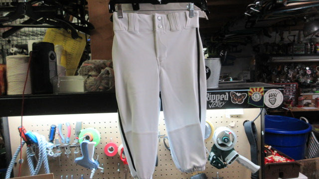 Load image into Gallery viewer, Used Wire2Wire Closed Bottom Baseball Pants - Size Youth Medium
