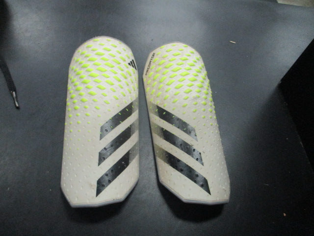 Load image into Gallery viewer, Used Adidas Predator Youth Soccer Shin Guards

