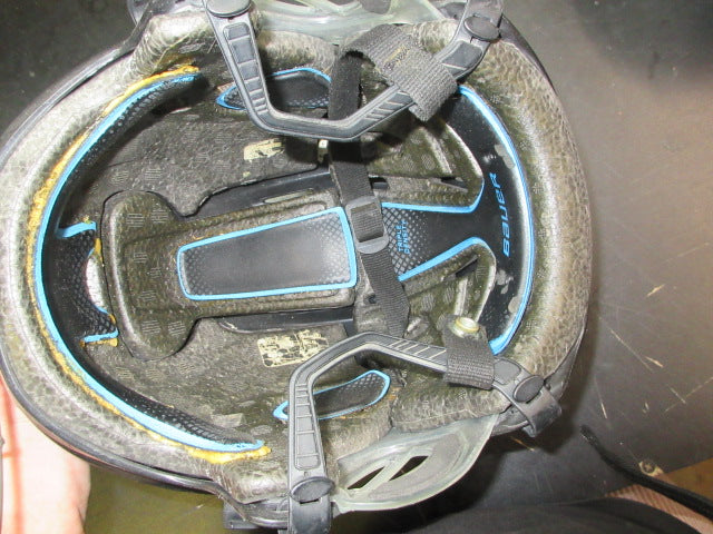 Load image into Gallery viewer, Used Bauer FM7500 Hockey Helmet - Size Medium
