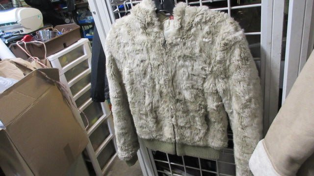 Load image into Gallery viewer, Used Divided Jacket Size 4
