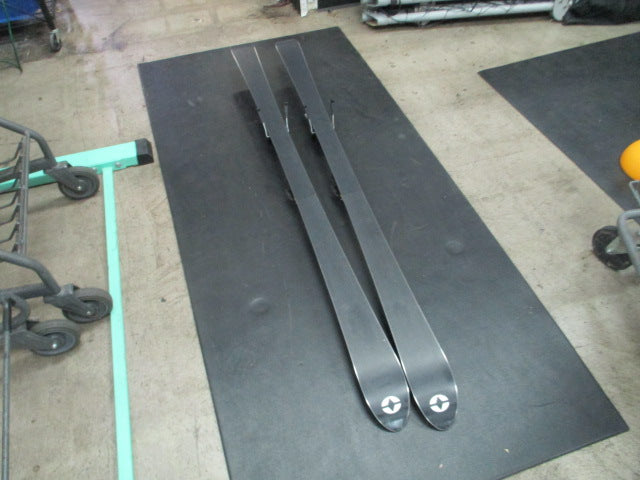 Load image into Gallery viewer, Used Olin DTV 160CM Downhill Skis W/ Salomon Bindings
