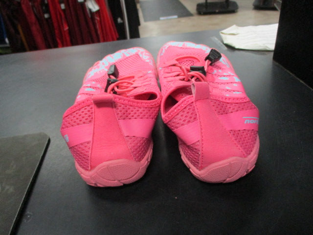 Load image into Gallery viewer, Used Norti V8 Size 4 Water Shoes
