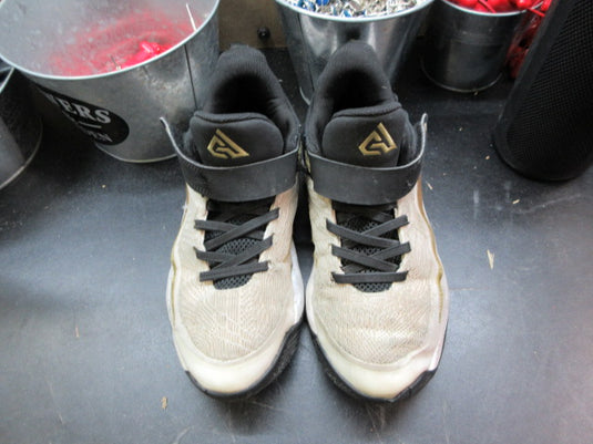 Used Nike Giannis Immortality Basketball Shoes - Size Youth 2.5