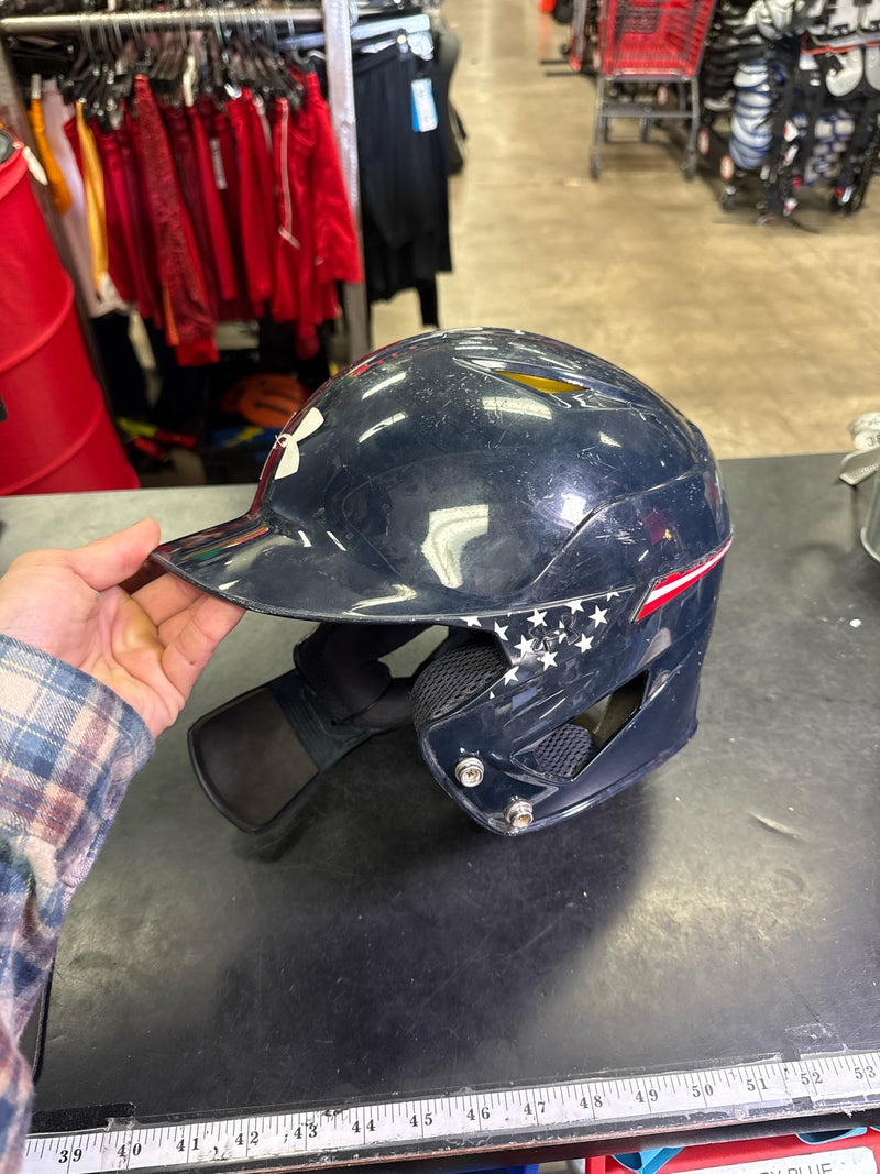 Load image into Gallery viewer, Used Underarmour UABH2-100 Batting Helmet with Jaw Guard Size 6 1/2 to 7 1/2
