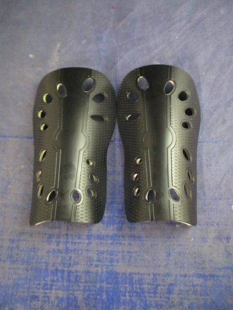 Load image into Gallery viewer, New 6&quot; Shin Guards - Black
