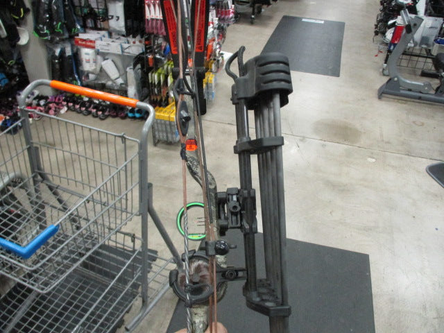 Load image into Gallery viewer, Used Cabelas Optimus Compound Bow W/ 5 Arrows - RH
