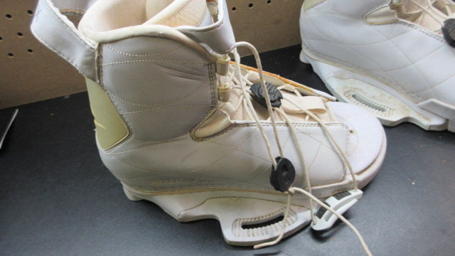Load image into Gallery viewer, Used Hyperlite Jinx Wakeboarding Boots - Womens 7-10
