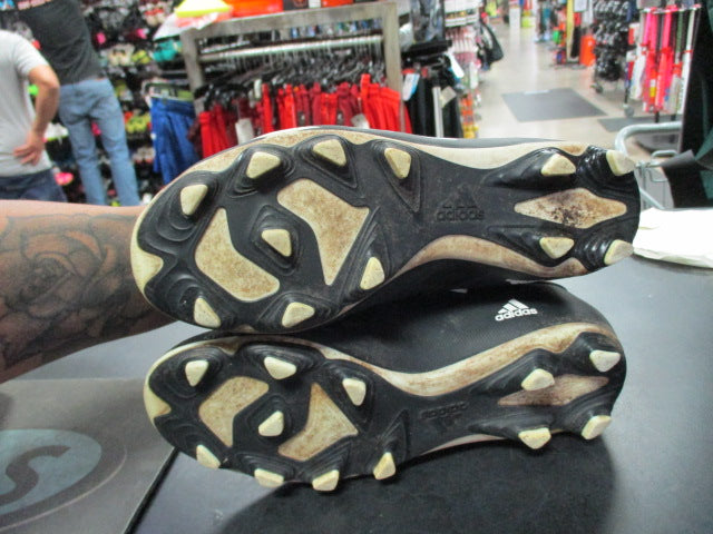 Load image into Gallery viewer, Used Adidas Predator Size 3.5 Soccer Cleats
