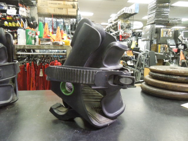 Load image into Gallery viewer, Used Monkey Feet Dumbbell Attachment
