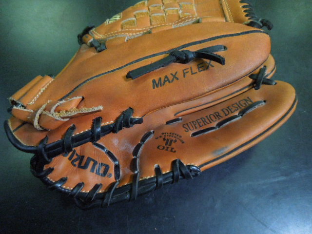 Load image into Gallery viewer, Used Mizuno Premier MPM1250 12.5" RHT Leather Outfielders Glove

