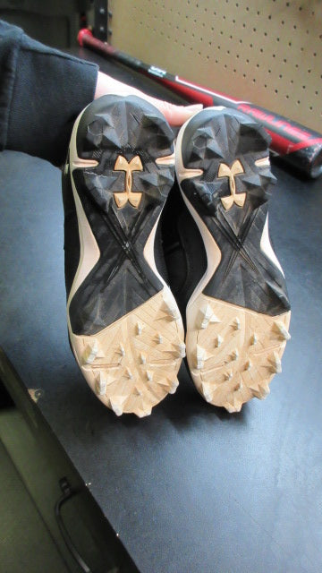 Load image into Gallery viewer, Used Under Armour Glyde Baseball Shoes - Size Youth 5
