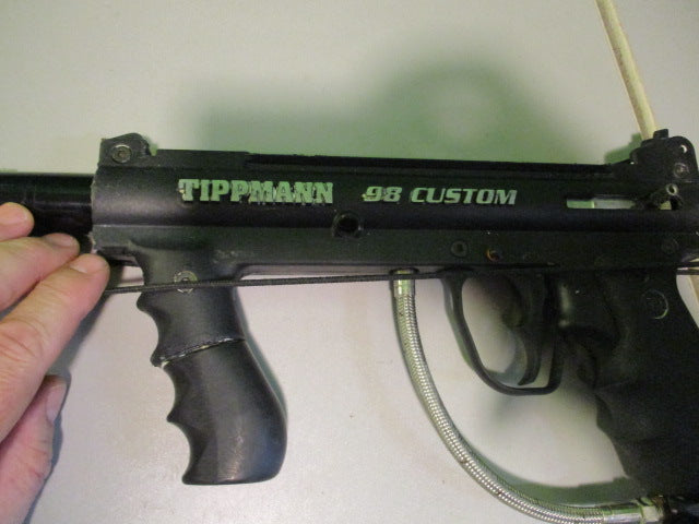 Load image into Gallery viewer, Used TippMann 98 Custom GUN With Hopper
