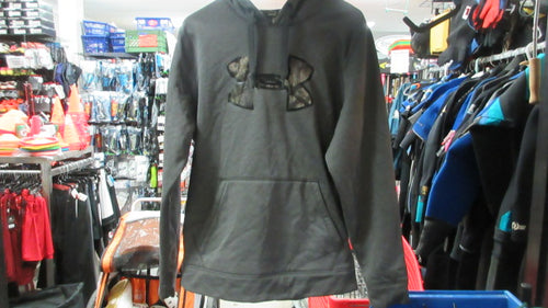 Used Under Armour Size medium hoodie
