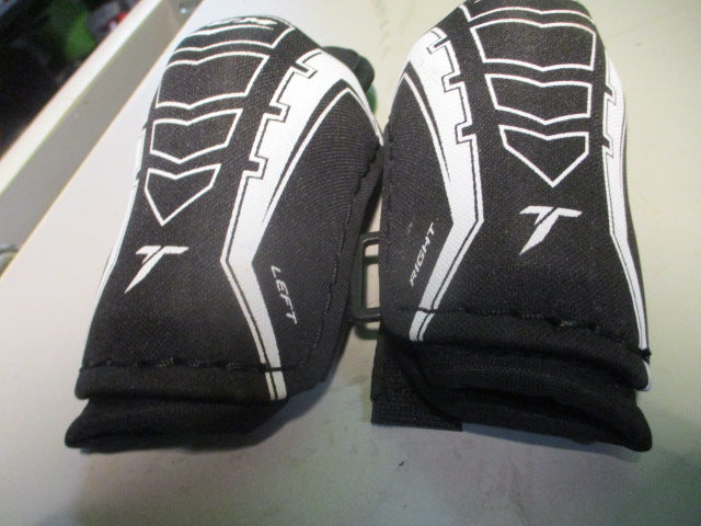 Load image into Gallery viewer, Used CCM Tacks Youth Large Hockey Elbow Pads
