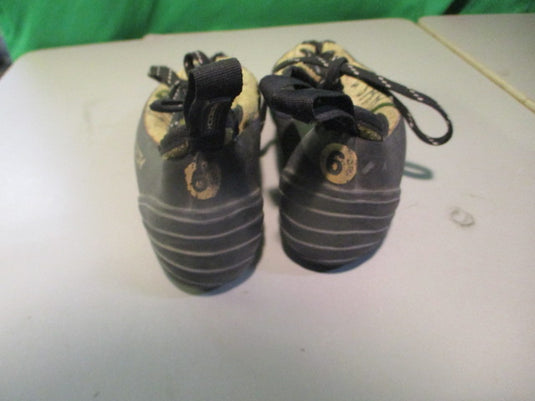 Used Mad Rock Size 6.5 Climbing Shoes