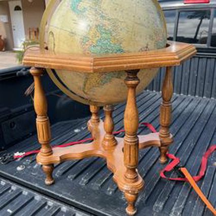 Load image into Gallery viewer, Statesman 20? Antique Illuminated Floor Heirloom  Replogle Globe

