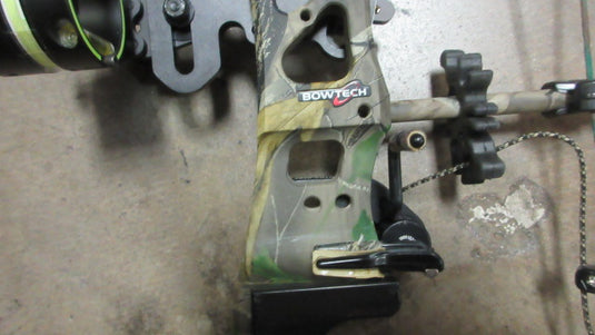 Used Bowtech Sniper Compound Bow 60 draw with Misc Acc Shown In Pictures