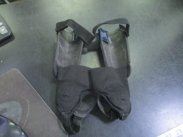 Load image into Gallery viewer, Used Dash Sport Youth Shinguads with Ankle Supports
