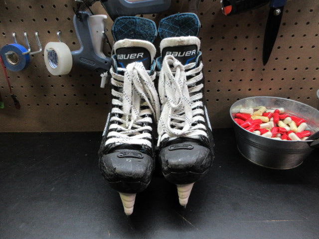 Load image into Gallery viewer, Used Bauer XLP Hockey Skate - Size 5
