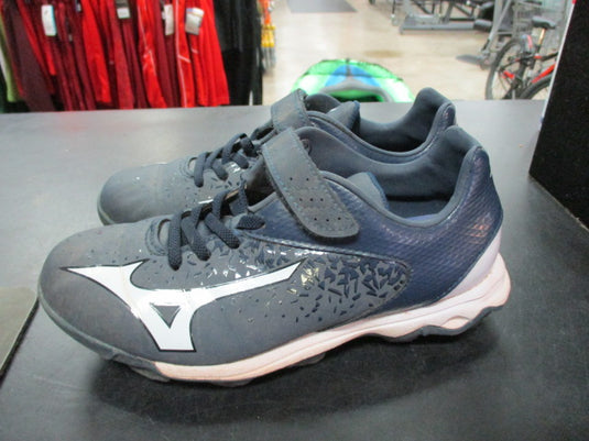 Used Mizunio Wave Size 2 Cleats
