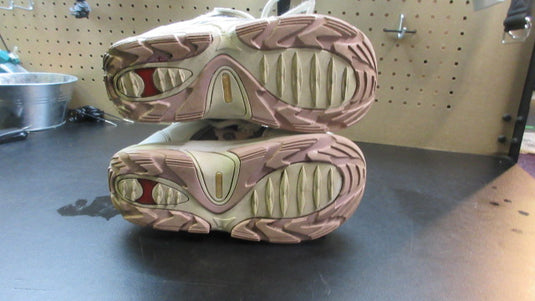 Used Burton Snowboard Boots - Size 5