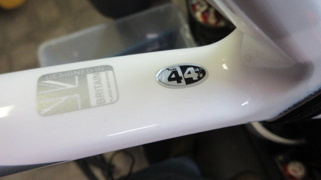 Load image into Gallery viewer, Used Dunlop Sport 6 Hundred M-Fil Tennis Racquet 27&quot; Grip 4 3/8
