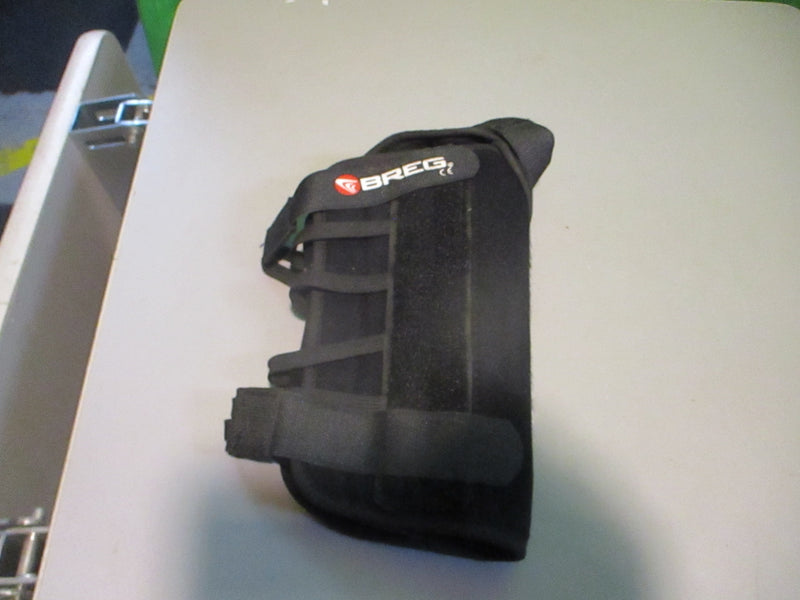 Load image into Gallery viewer, Used Breg Left Thumb Brace Sleeve

