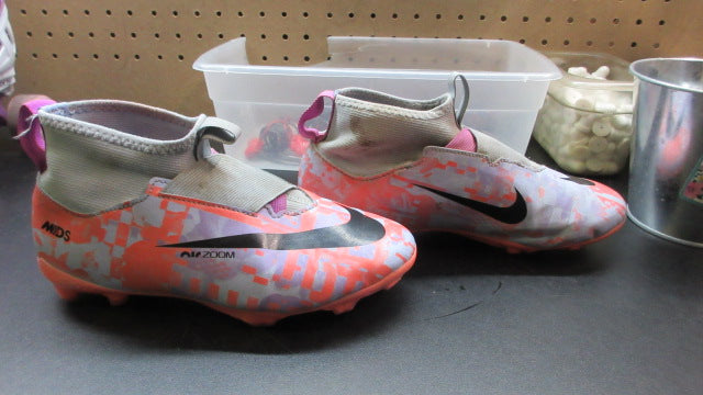 Load image into Gallery viewer, Used Nike Mercurial Soccer Cleats - Size Youth 3.5
